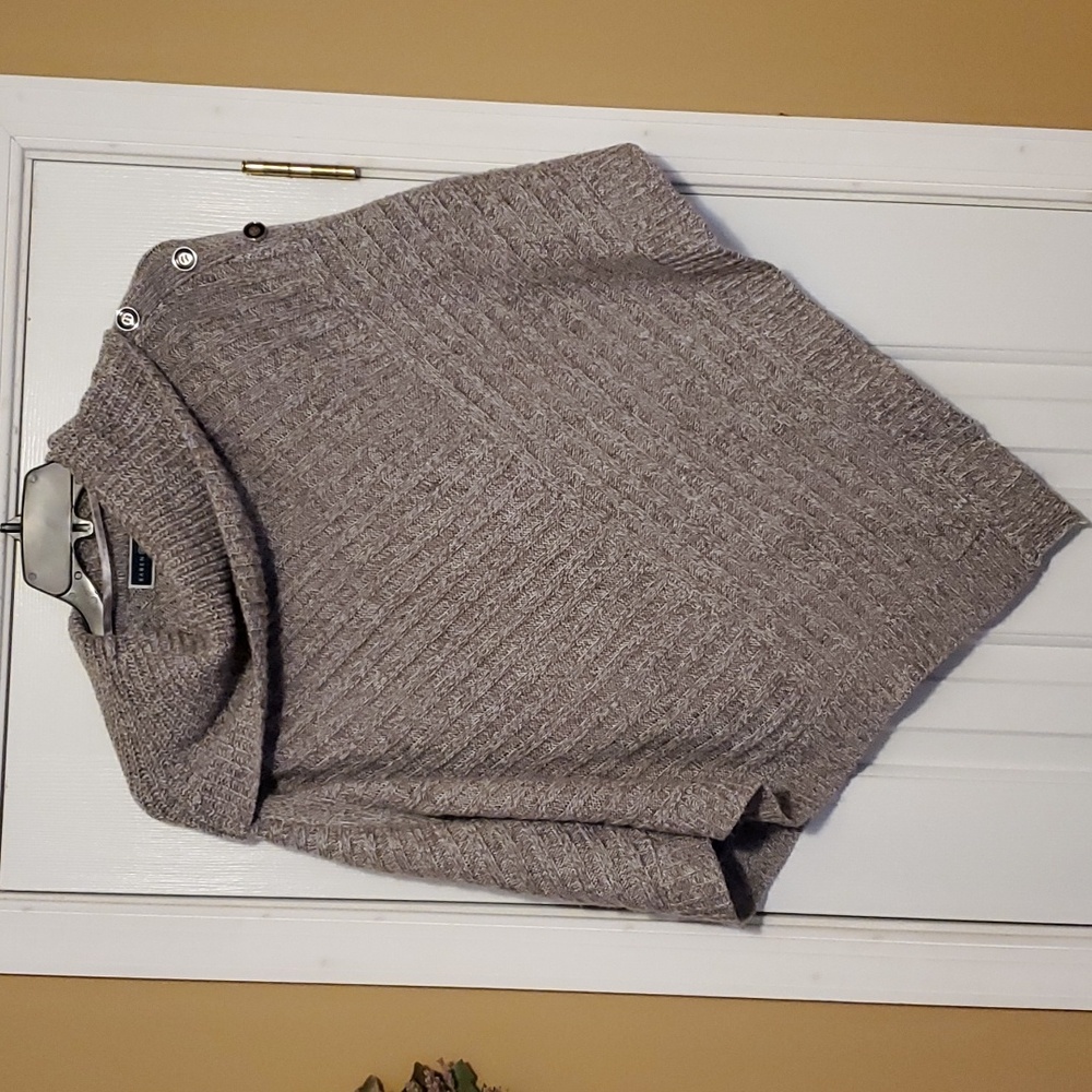 🌼Karen Scott cowl neck poncho